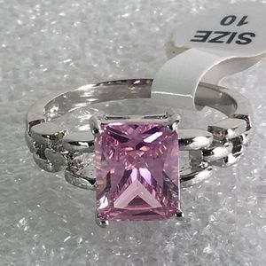 NEW WOMENS RING SIZE 10